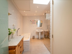 House | Bathroom - Stylish Stay Near Forest (Esneux)