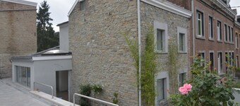 Stylish Stay Near Forest