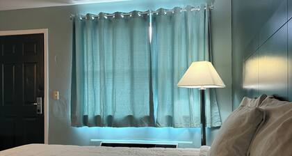 Country Club Inn & Suites