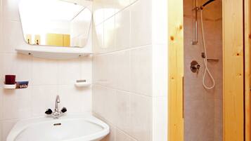 Apartment | Bathroom | Shower
