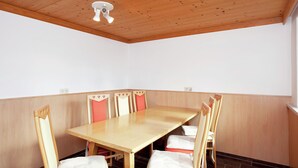Dining - Comfy Apartment in Zell am Ziller With Ski-storage & Balcony (Gerlosberg)