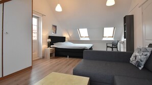 5 Schlafzimmer, Babybetten, Bettwäsche