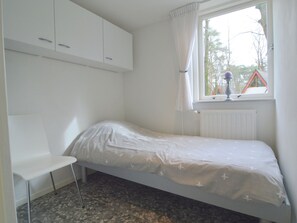 2 bedrooms, bed sheets