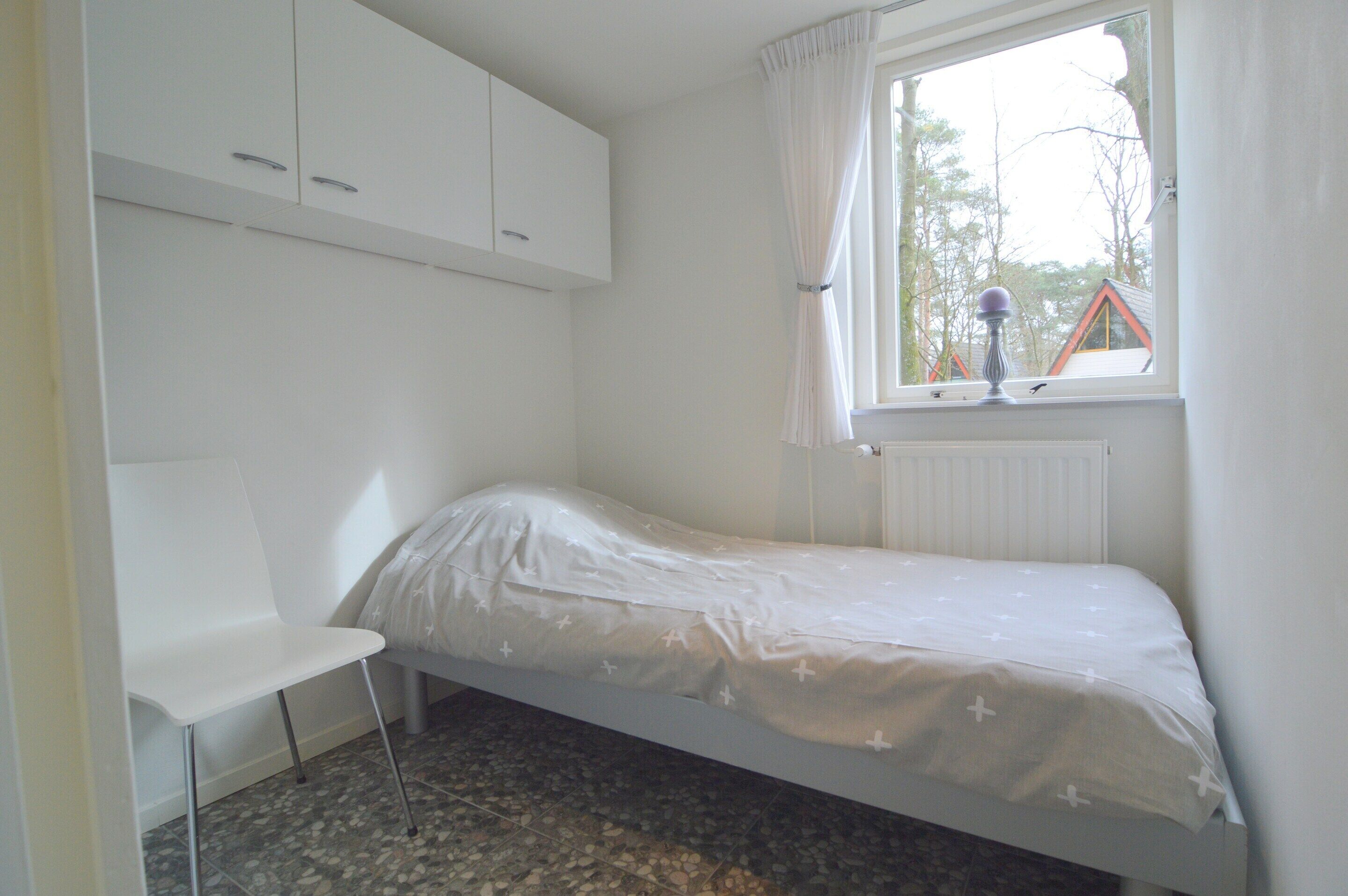 2 عدّة غرف نوم وملاءات أسرّة