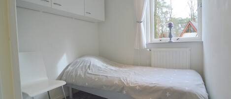 House | 2 bedrooms, bed sheets