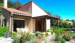 Villa | Exterior - Villa in Le Boulou With Scenic Hilltop Views (Le Boulou)