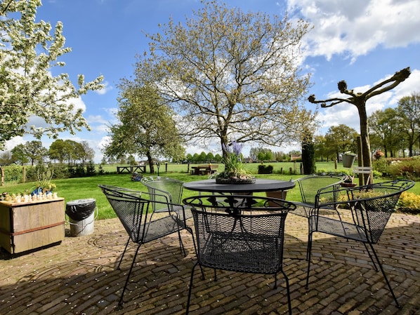 Balcony - Spacious Holiday Home Near Forest in Bronckhorst (Baak)