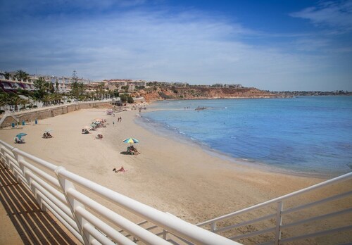Precioso apartamento Cabo roig strip costa marina