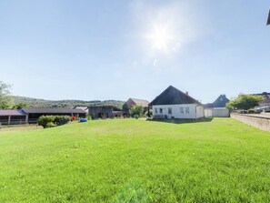 House | Garden - Ferienwohnung in Densberg mit Terrasse (Jesberg)