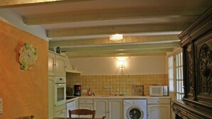 Cottage | Private kitchen | Coffee/tea maker, fridge, microwave, oven - Alluring Cottage in Barjols With Roofed Terrace (Barjols)