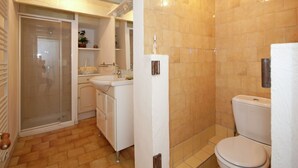 Cottage | Bathroom | Shower - Alluring Cottage in Barjols With Roofed Terrace (Barjols)