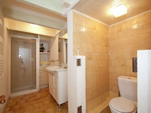 Cottage | Bathroom | Shower - Alluring Cottage in Barjols With Roofed Terrace (Barjols)