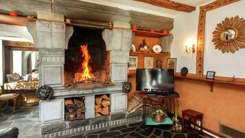 Casa | Sala de estar | Chimenea