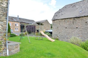 Cottage | Children's area - Gite With Lake View (Bastogne)