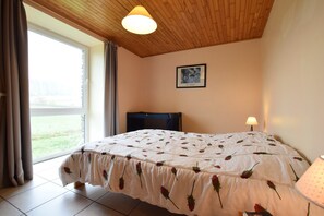 Cottage | 3 phòng ngủ, trang bị nội thất với thiết kế riêng biệt, bộ trải giường 