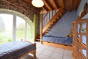 3 bedrooms, individually furnished, bed sheets - Gite With Lake View (Bastogne)