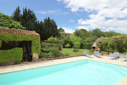 Villa in Provence With Pool and Garden