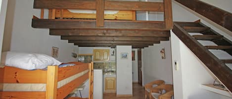 Villa | 4 bedrooms, individually furnished
