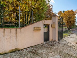 Reception - Spacious Villa in Tavernes With Private Pool (Tavernes)
