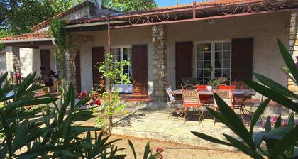 Quaint Holiday Home With Private Pool in Lorgues France
