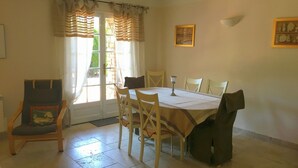 Unclassified image, 4 of 23, button - Quaint Holiday Home With Private Pool in Lorgues France (Lorgues)