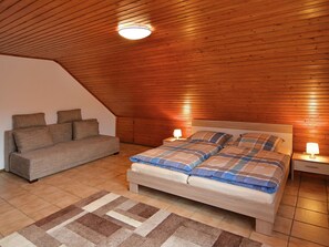 Apartment | 4 Schlafzimmer, individuell eingerichtet