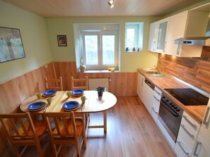Dining - Spacious Apartment in Meisburg With Terrace (Meisburg)