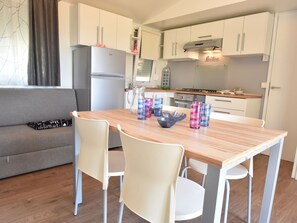 Mobile Home | Living room - Welcoming Holiday Home in Ugljane With Swimming Pool (Trilj)