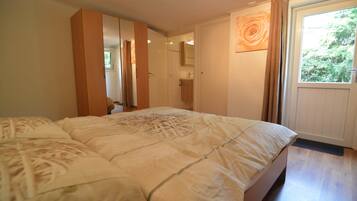 2 bedrooms, bed sheets