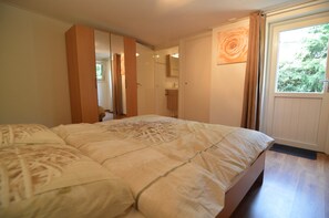 2 bedrooms, bed sheets - Refined Holiday Home in Guelders near Forest (Zelhem)