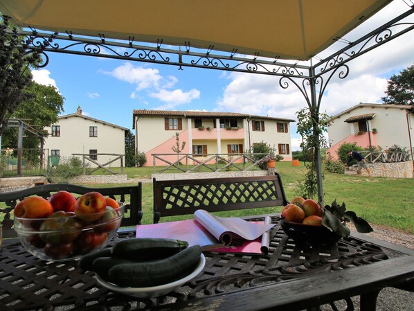 Exterior - Exquisite Farmhouse in Pupaggi With Swimming Pool (Sellano)