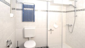 Apartment | Bathroom