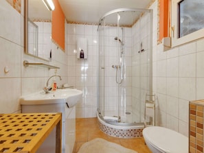 Apartment | Bathroom