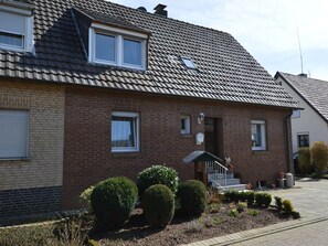 Apartment | Exterior - Cozy Apartment in Rees With Wifi (Rees)