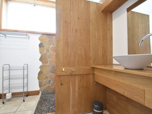 House | Bilik Mandi | Pancuran mandi 