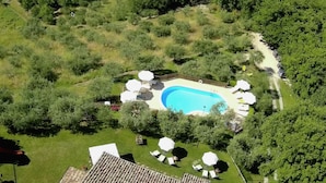 Unclassified image, 2 of 35, button - Spacious Farmhouse in Valfabbrica With Pool (Valfabbrica)