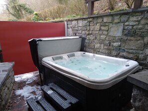Cottage | Spa treatment - Cottage With Bubble Bath (Clavier)
