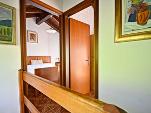 1 Schlafzimmer, individuell eingerichtet, Bettwäsche
