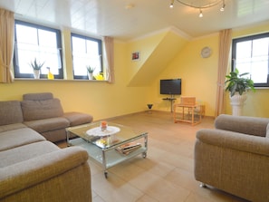 DVD player, MP3 dock - A Comfortable Holiday Home in the Eifel Region (Kleinlangenfeld)