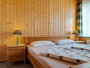 2 bedrooms, individually furnished, bed sheets - Spacious Holiday Home in Wienrode near Braunlage Ski Area (Blankenburg)