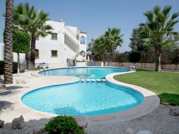 Pool - Beautiful Holiday Home Near Sea in Valencia (Orihuela)
