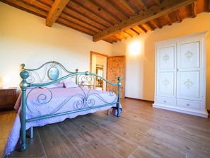 Huis | 5 slaapkamers, individueel gemeubileerd, beddengoed