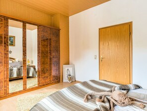 Apartemen | 1 kamar tidur dan dilengkapi dengan perabotan berbeda-beda