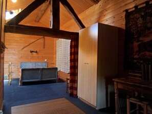 Cottage | 4 phòng ngủ, trang bị nội thất với thiết kế riêng biệt, bộ trải giường 