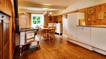 Cottage | Private kitchen | Stovetop