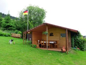 Apartment | Outdoor dining - Graceful Apartment with Garden in Velmede near City Center (Bestwig)