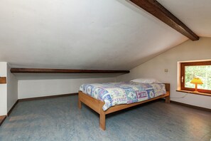 Cottage | 4 bedrooms, individually furnished, bed sheets