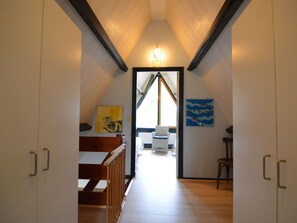 3 bedrooms, individually furnished, bed sheets - Great Cottage in the Countryside on Quiet and Small Park (Stramproy)