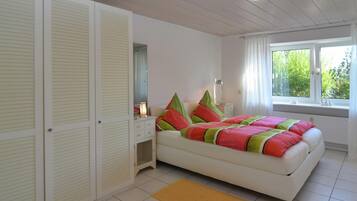 Apartment | 1 bedroom, individually furnished, bed sheets