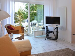 Apartment | 1 bedroom, individually furnished, bed sheets - Flat With Mountain Views in Welferode (Homberg)
